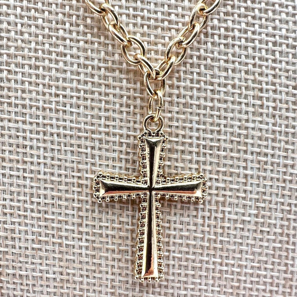 Vintage 80s Gold Tone Cross Pendant Necklace Chunky Chain Statement Jewelry Y2K
