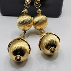 Vintage Monet Lariet Bolo Gold Tone Wide Rope Chain Large Ball and Teardrop Ends