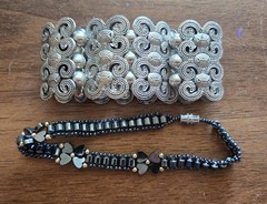 Lot of 25+ Pieces of Vintage & New Jewelry: Necklaces, Earrings, Bracelets, Etc