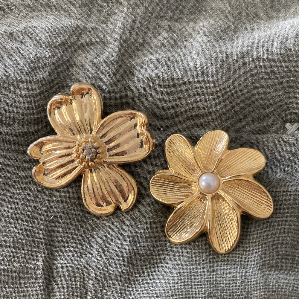 AAI Vintage Flower Brooches/Pins Signed Goldtone