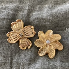 AAI Vintage Flower Brooches/Pins Signed Goldtone