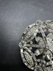 UNSIGNED BEAUTY Vintage Art Deco Clear Rhinestone Crystal LARGE Brooch PIN Read