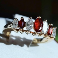 14k yellow gold size 4 ring 0.90ct garnet natural diamond pyramid 3.0gr N3074E