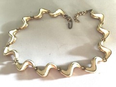 Unique Unbranded Ribbony Brushed Gold Tone/w Creamy White Enamel Choker