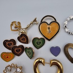 Vtg Heart Themed Brooch Pin Lot Rhinestone Enamel Mixed Styles Eras Materials