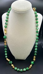 VINTAGE MIRIAM HASKELL GREEN SWIRLED ACRYLIC NECKLACE GOLD STATIONS 14″ – SIGNED