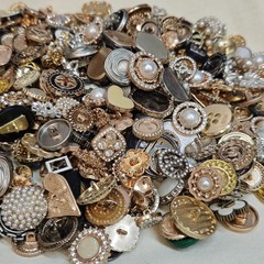 Vintage-now Costume Jewelry makeing Lots button Read Description 50pcs