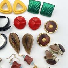 Lot of 20 Pairs Vintage Earrings Rhinestone Plastic Stone Some Signed Clip Post