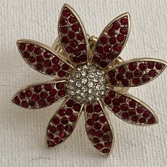 Vintage Red Rhinestone Flower Ring Gold Tone Stretchable 8