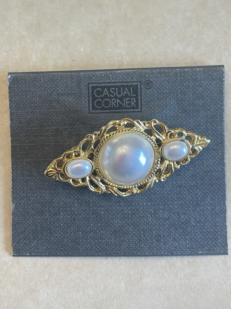 Vintage Casual Corner Gold Tone Pearl 1980’s Brooch Pin NEW