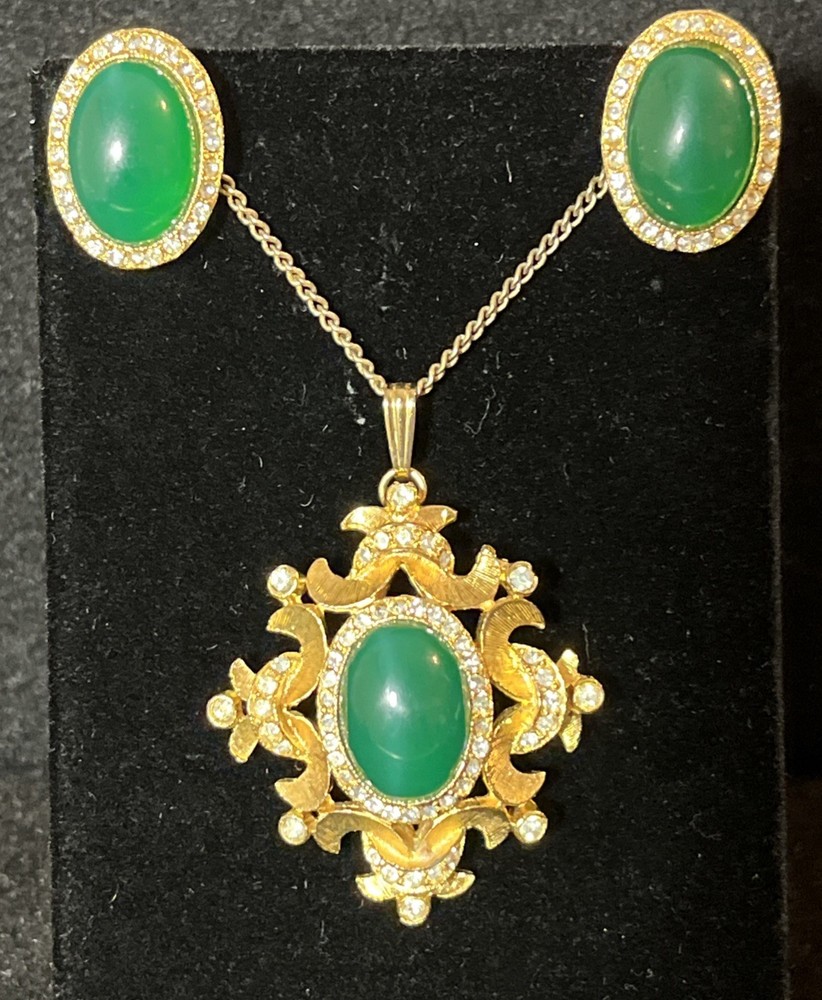Rare Vintage Jomaz Emerald Glass Cabochon Earrings and Pendant 3pc Set