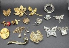 Vintage Costume Jewelry Brooch Lot 18pc Black Butterfly Neptune Sea Dragon Rose