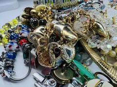 Necklace Bracelet Jewelry Lot Unsigned Over 110 Pieces Resellers All Wearable