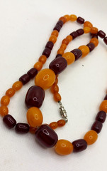 VINTAGE CHERRY RED BAKELITE NATURAL BALTIC AMBER BEADED NECKLACE 53gr