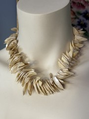 VTG 15” MOP Shell Choker.