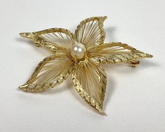 Vintage Gold-Tone Wire Faux Pearl Flower Brooch 2.25″ Inches in Diameter