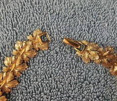 Vintage Napier Gold Tone Textured Fall Maple Leaf Choker Necklace 16″ Signed
