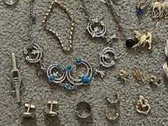 Huge Vintage Estate Costume Jewelry Lot About 125 Pieces Many Wearable