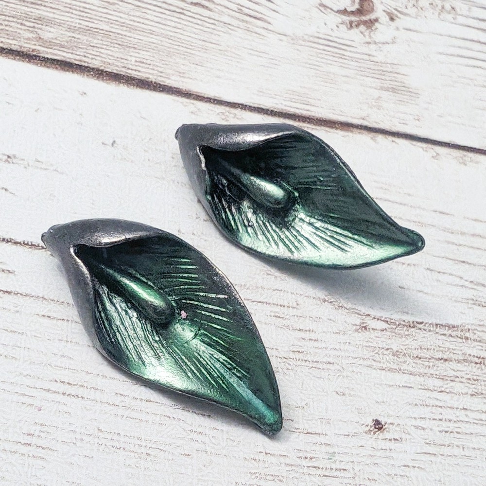 Vintage Earrings For Pierced Ears Green 3D Leaf – Stud Damaged