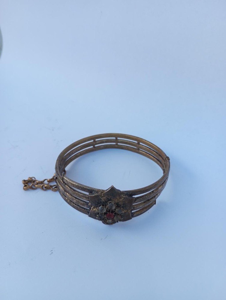 Vintage Silver Tone Floral Bangle Bracelet with Red & Clear Rhinestones