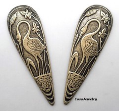 #5028 ANTIQUED GOLD REVERSE TEARDROP CRANE SCENE COMPONENT – 2 pcs