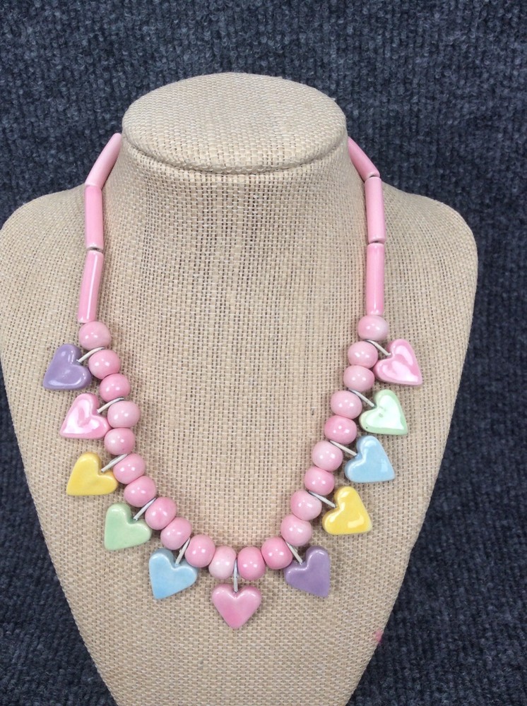 Stunning vtg. Flying Colors Hand Painted Ceramic Pastel Heart necklace
