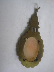 Small 1 3/4″ Vintage (Antique?) Carved Shell Pretty Lady Cameo in Brass Bezel