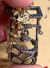 Wishing Well Silver & Gold Tone Pin Brooch 1 1/2″ Vintage