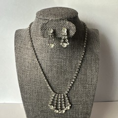 VTG Jo-Anne Jewels of Elegance Rhinestone Necklace & Clip-On Earrings Set W/ Box