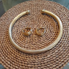 Vintage Monet Goldtone Pierced Wire Hoop Earrings +Twisted Wire Collar Necklace