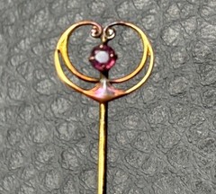 Antique 10K Gold Top Art Nouveau Purple Glass Stone Hat Pin Stick Pin Brooch