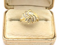 Vintage 1980s 14K Yellow Gold Channel Set Baguette Diamond Cluster Ring-Pinwheel