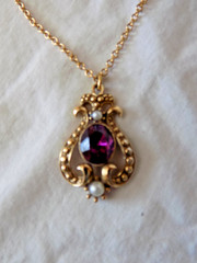 AVON 1974 QUEENSBURY NECKLACE, BRACELET & 2 RINGS