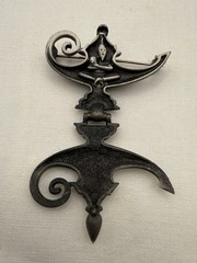 Vintage Aladdins Lamp Brooch Pin Opens Hidden Genie Inside Rhinestones Signed