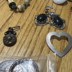 Very Vintage Lot of Costume Jewelry Pieces 17 Pc Project Wearable Signed Stamp88