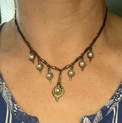 VTG Edwardian Style Bronze Tone Faux Pearls Dangle Pendant 16.5” Necklace