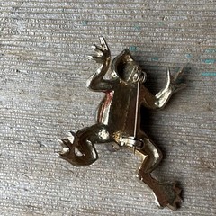 VTG Artisan Frog Brooch Pin 2 Inch Gold Tone Pave Green Crystal Eyes Handpainted