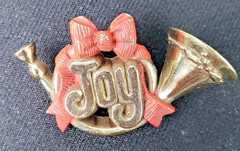 Lot of 7 Vintage Christmas Trees Wreaths Candy Cane French Horn Brooches