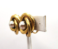 Miriam Haskell Faux Pearl Gold Tone Screw Back Earrings Twist Clip-on Vintage
