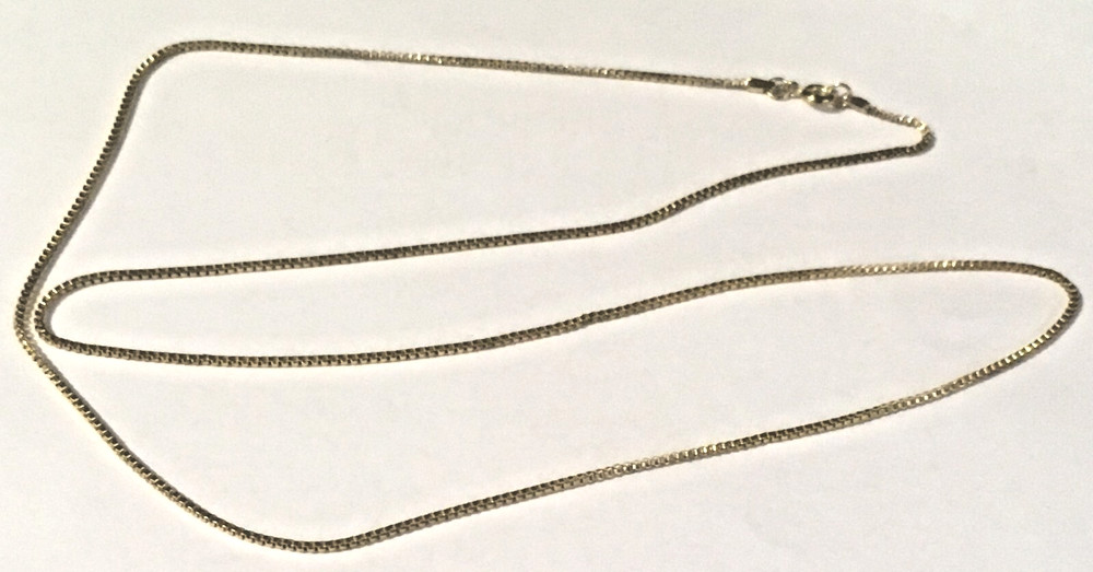 VINTAGE GLD TONE CURB DAINTY CHAIN NECKLACE 26″ CLASSIC JEWELRY