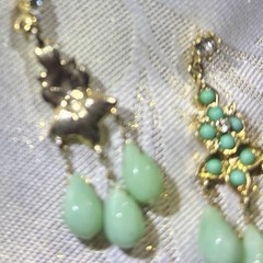 Victorian-style dangle drop chandelier earrings