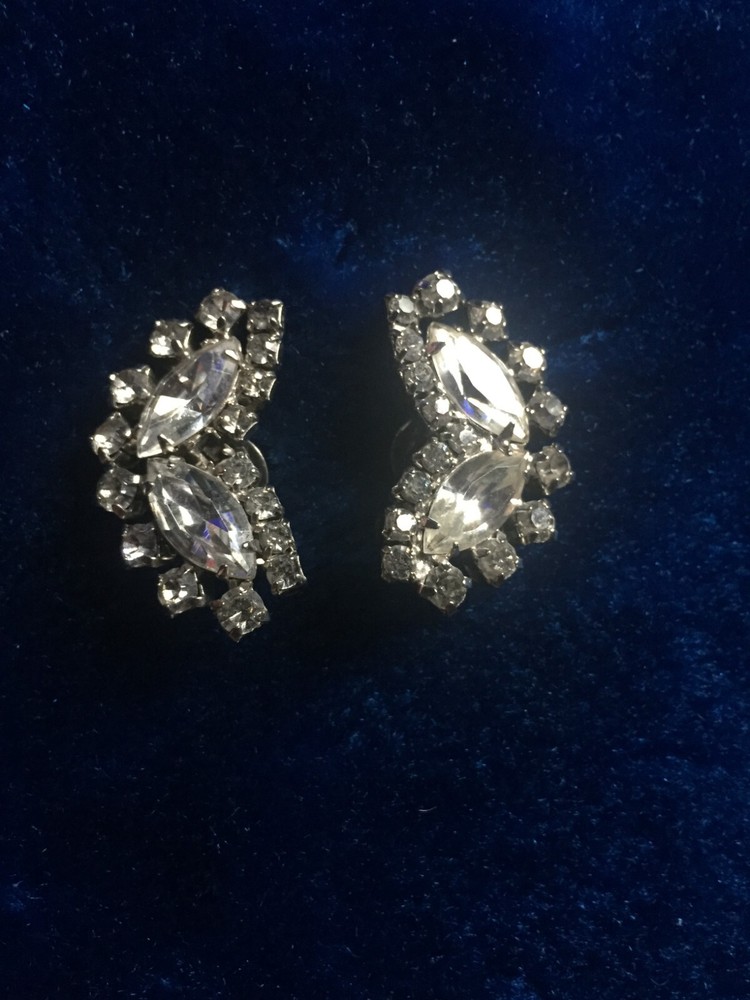 Vintage 1950’s – 1970’s WARNER Clip Rhinestone and Silver Tone Earrings