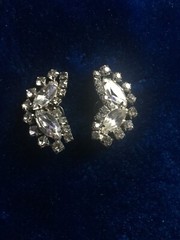 Vintage 1950’s – 1970’s WARNER Clip Rhinestone and Silver Tone Earrings