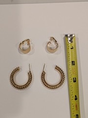VINTAGE – Gold Toned Earrings, Scarf pins, Danglers and more (10 pieces)