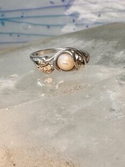 Black Hills Gold ring size 8 Pearl leaves band sterling silver women