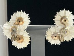 Vintage MCM White Plastic Climber Triple Flower & Clear Rhinestone Clip Earrings