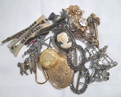 ANTIQUE/VINTAGE Mixed JEWELRY LOT OF 20 PINS/Brooches/Earrings