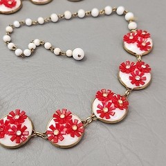 Vintage Floral Necklace Round Link Red Flowers White Discs 22″