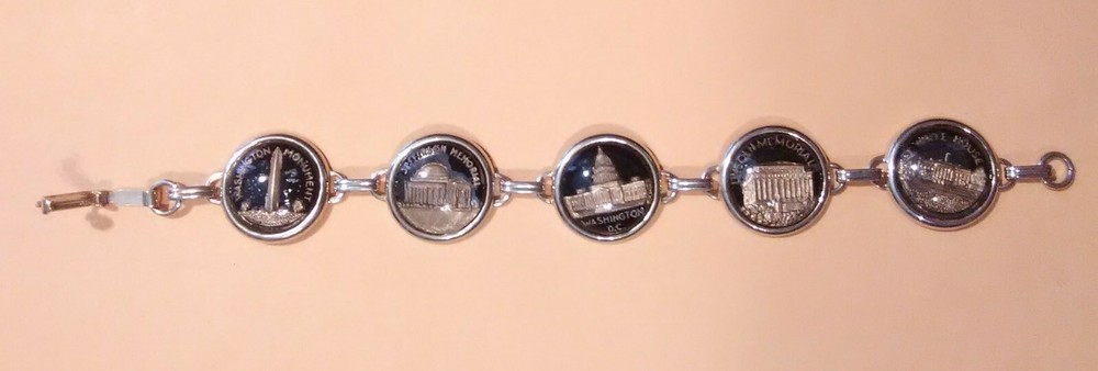 VINTAGE WASHINGTON LANDMARK BRACELET GREAT FOR ANY COLLECTION!