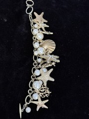 Vintage Mod Retro Sea Shell Starfish Beach Charm Gold Tone Cha Cha Bracelet